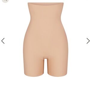 SKIMS high waisted mid thigh short